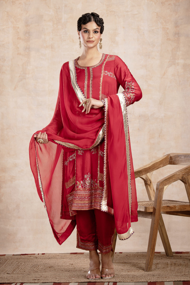 Fiza Aari Kurta Set – Sindoori
