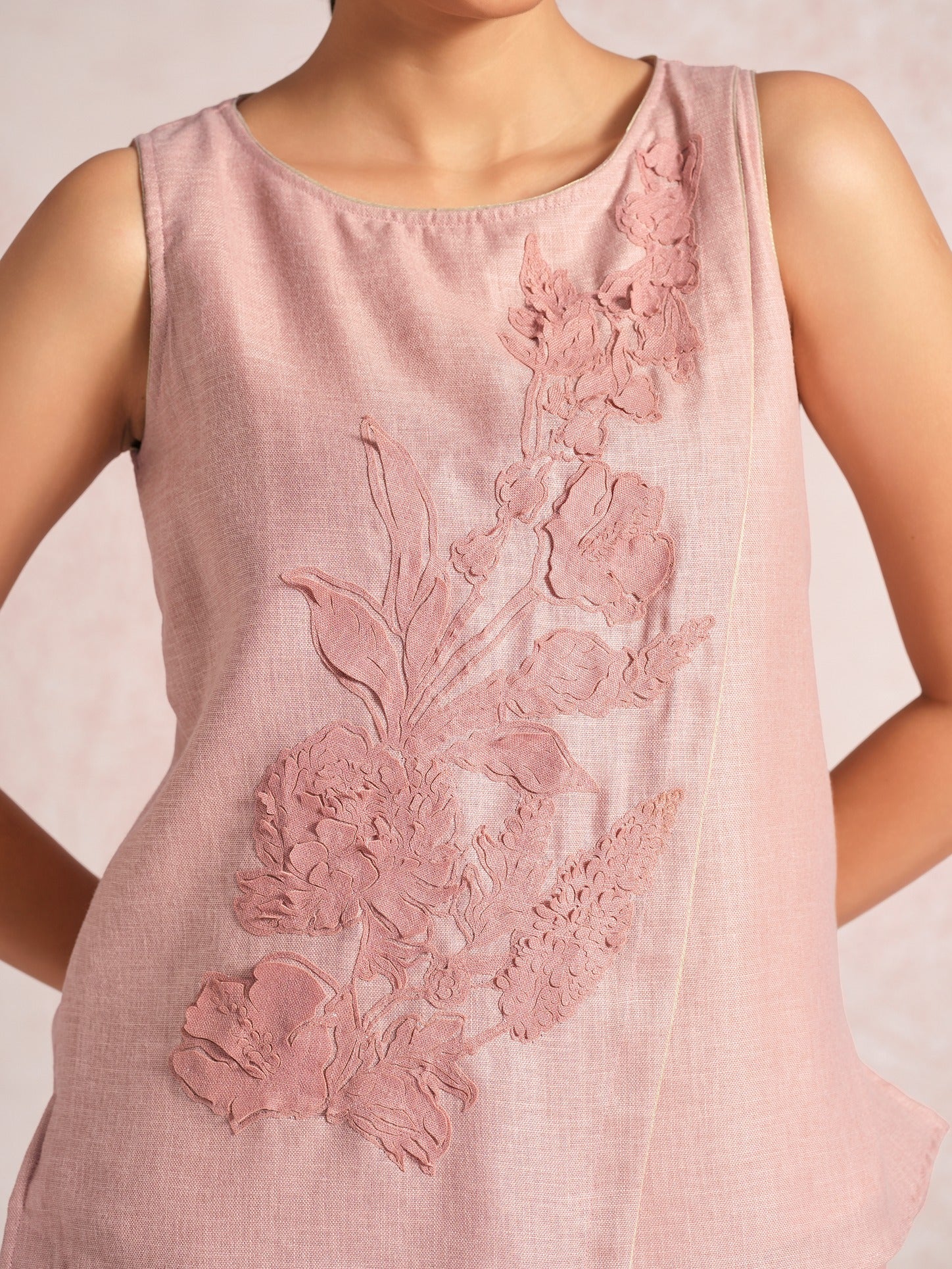 Floral shadows Angle Top - Blush