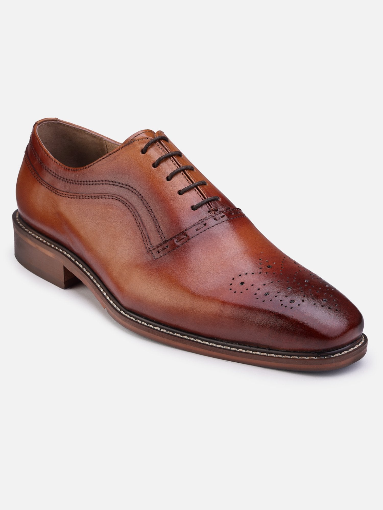 Hats Off Accessories Luxe Cognac Leather Tan Oxford Shoes For Men With Medallion Toe