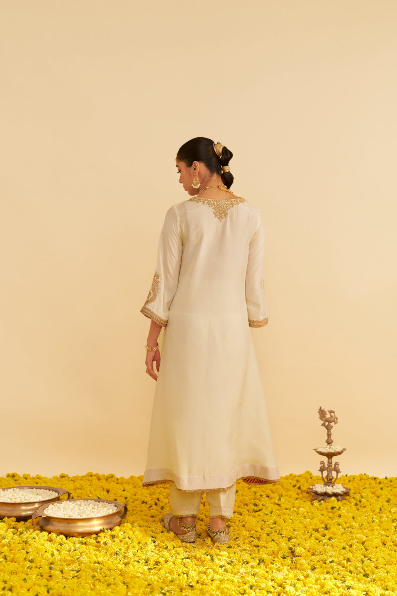 Haayat-Long Kaftan With Salwar And Dupatta