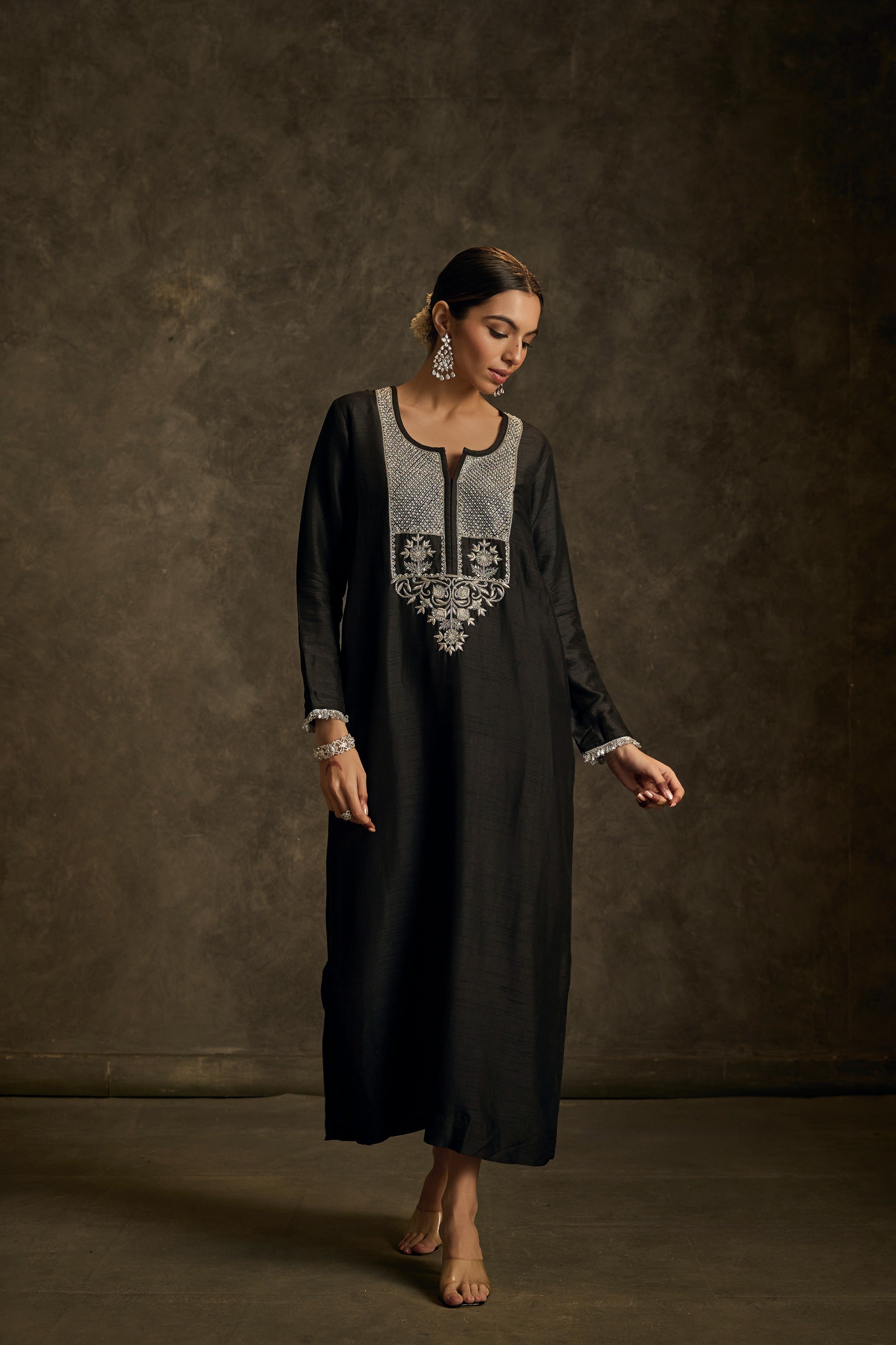 Kainiri-Black Embroidered Kurta Dress