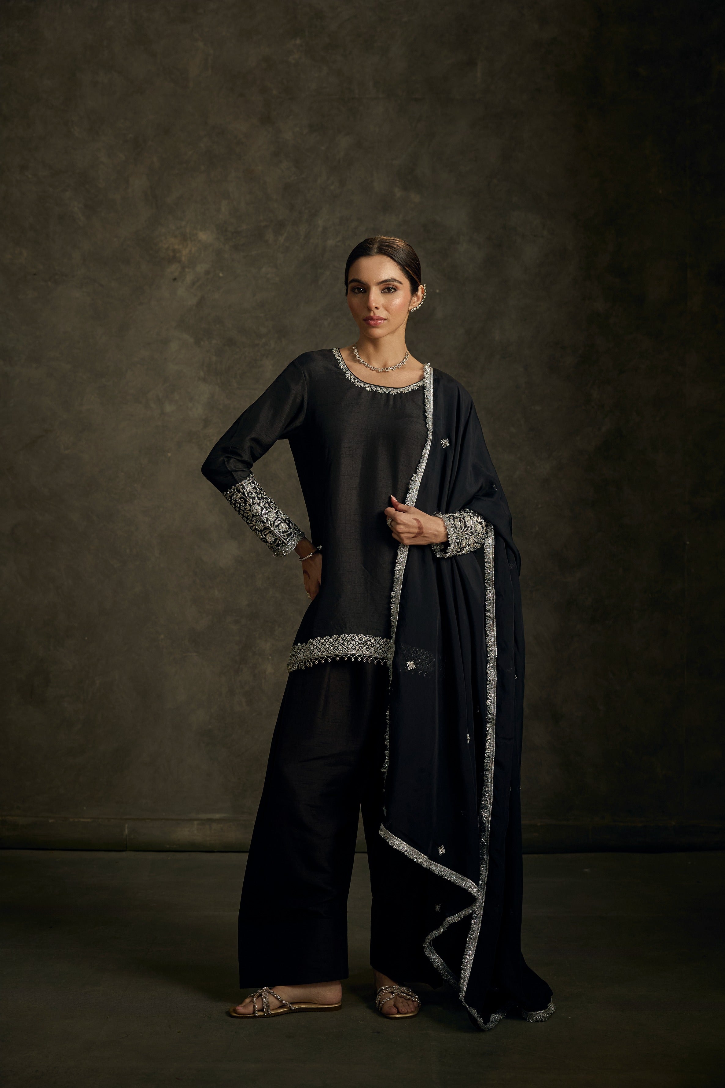 Zeeya-Black Zardozi Kurta Salwaar Set with Embroidered Dupatta