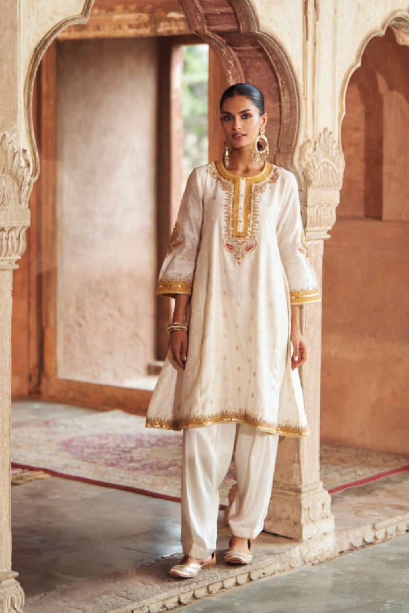 INAAYAT - DAISY IVORY CHAUGA WITH SALWAR