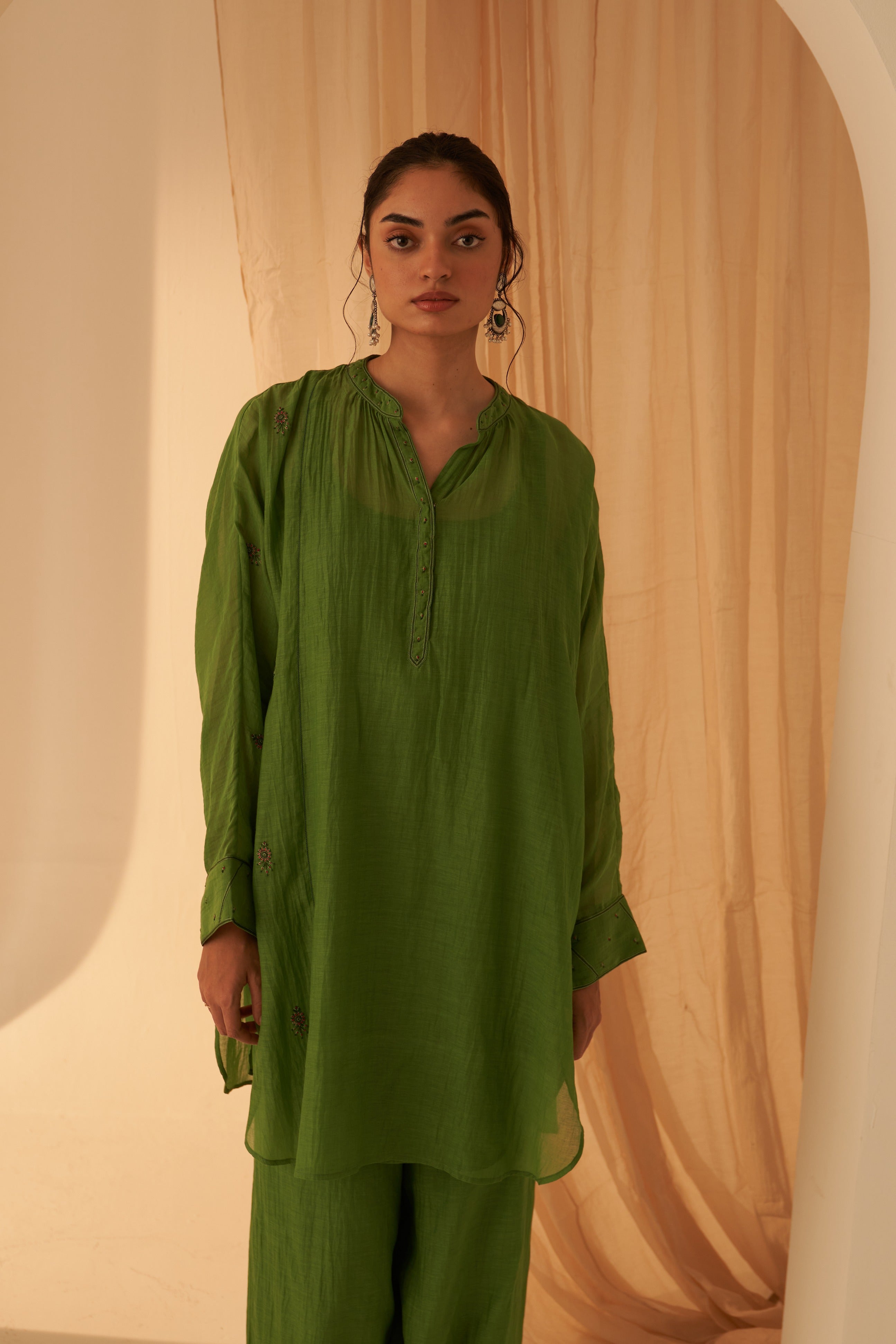 Green Chanderi Resham Buti Kurta Set