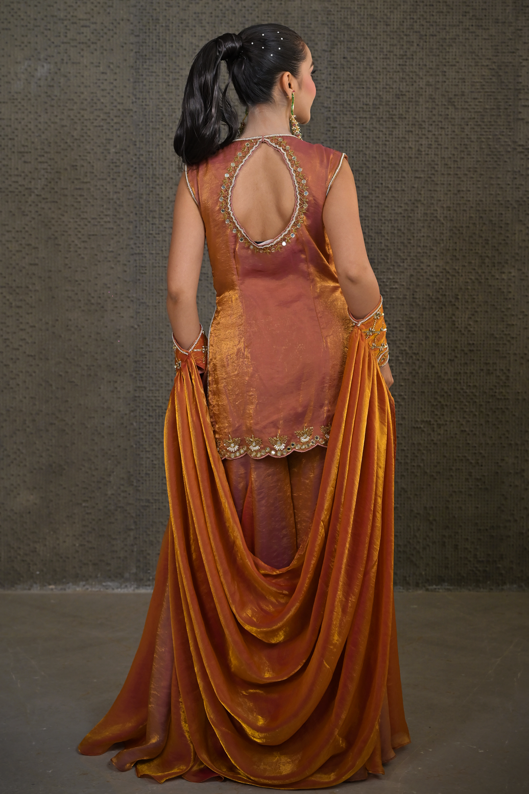 Jashn Garara Suit