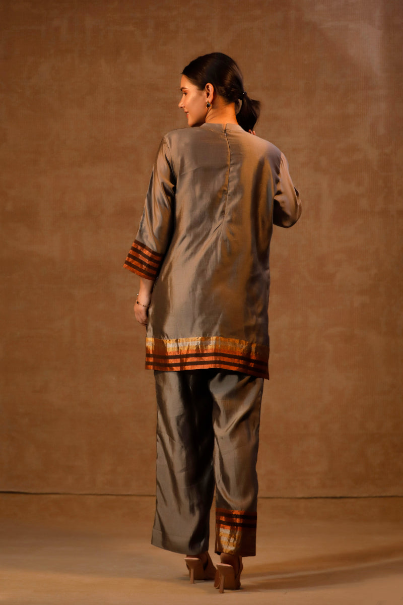 DHUN PATCH ZARI STRIPE HIGH NECK KURTA SET