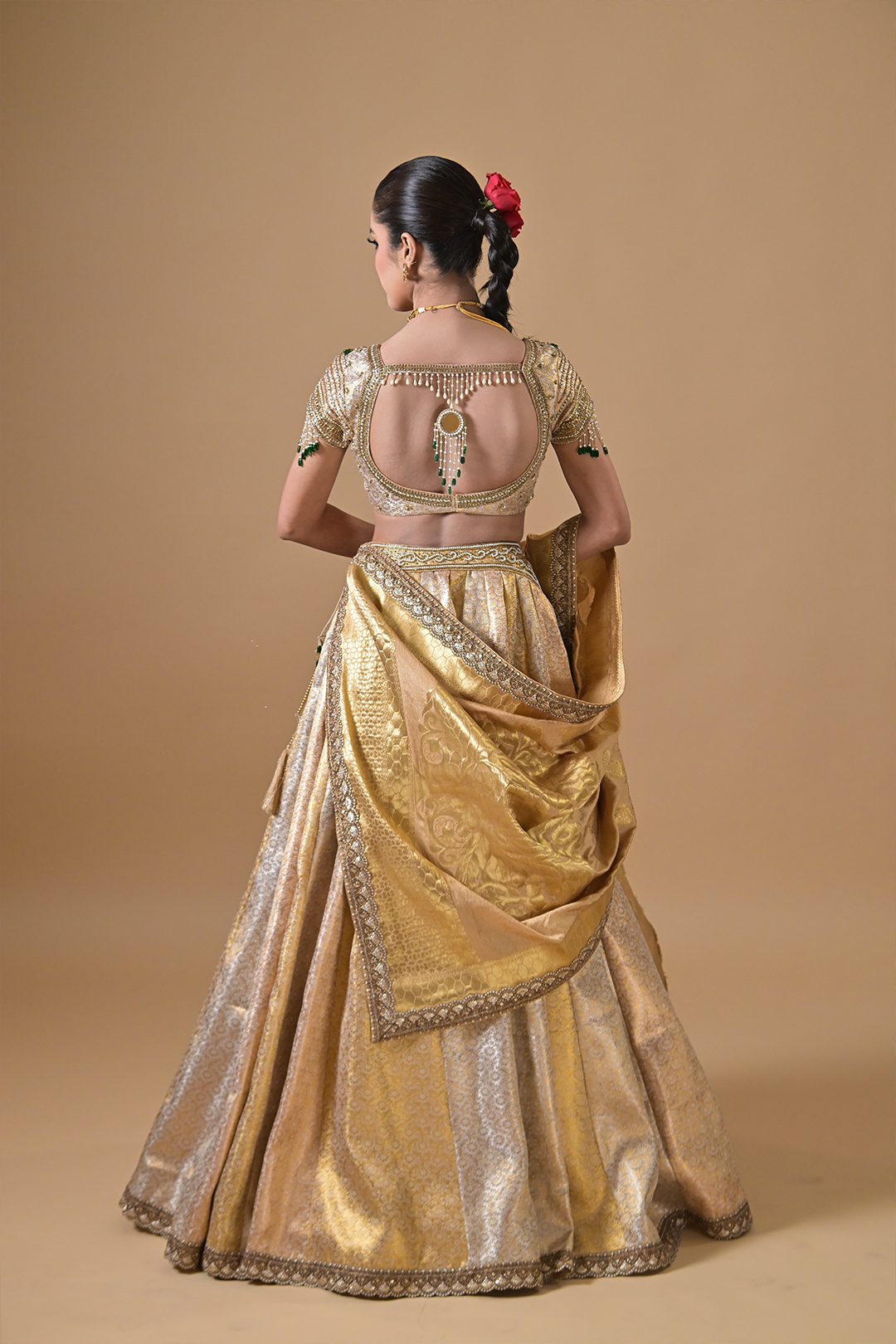 Roshni Lehenga