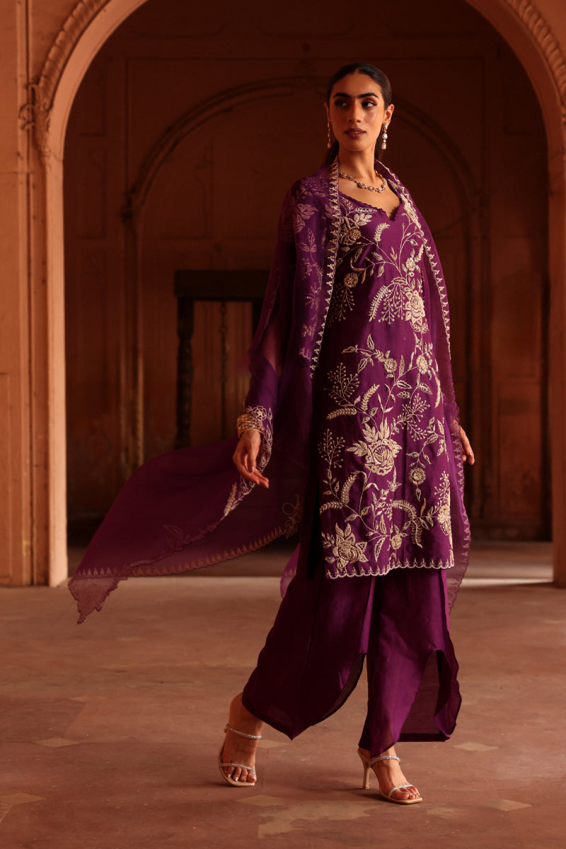 Tabeer straight suit