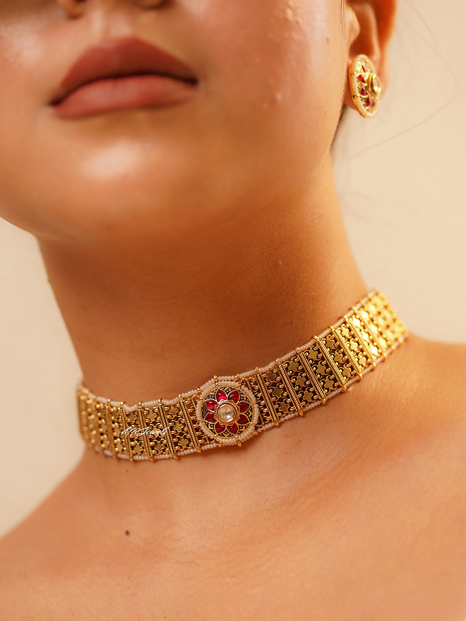 Antique Gold Chandanhaar Choker