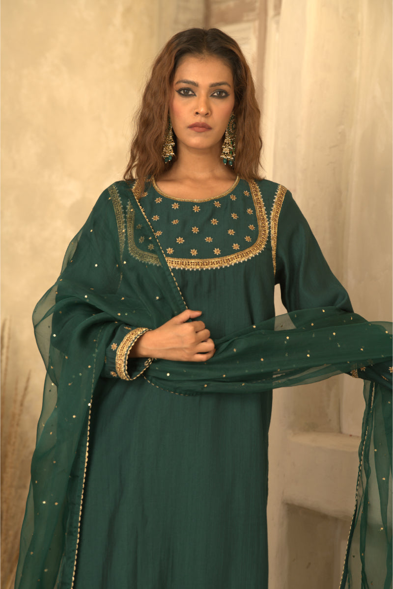 GREEN MUGHAL TARA SUIT SET