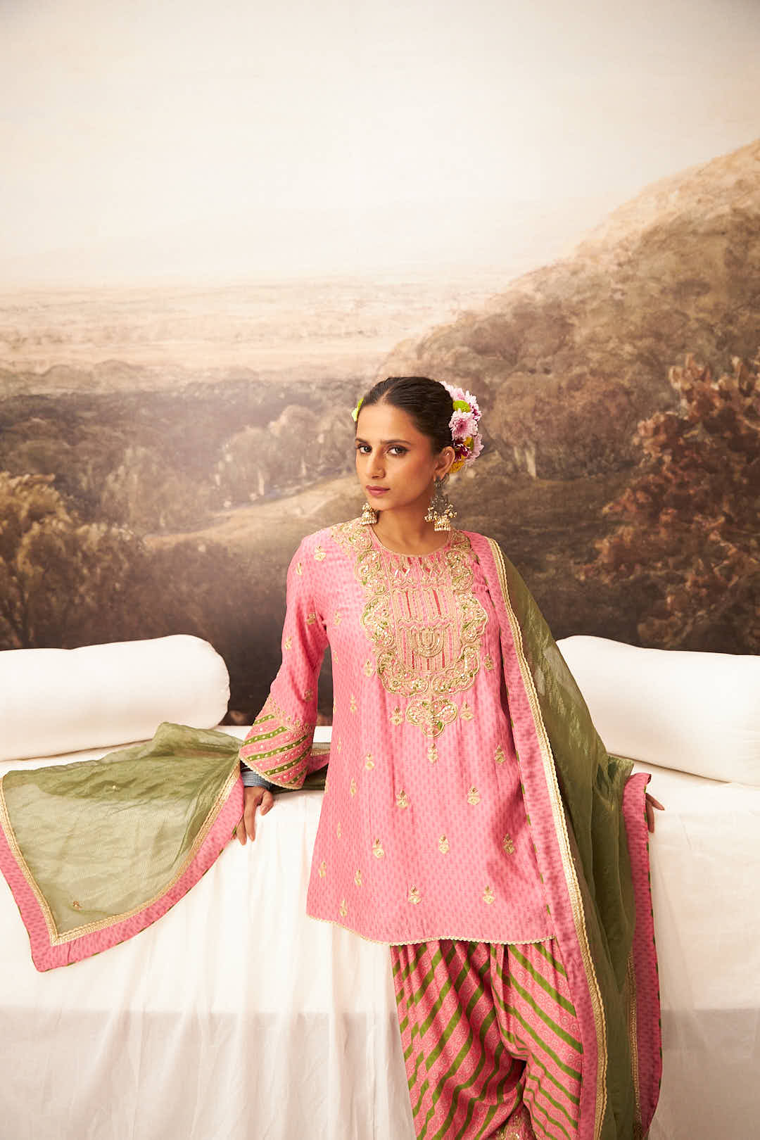Roshanara Embroidered Kurta Set
