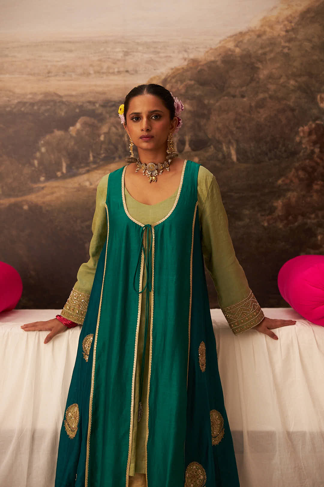 Noor-E-Manik Embroidered Kurta Set