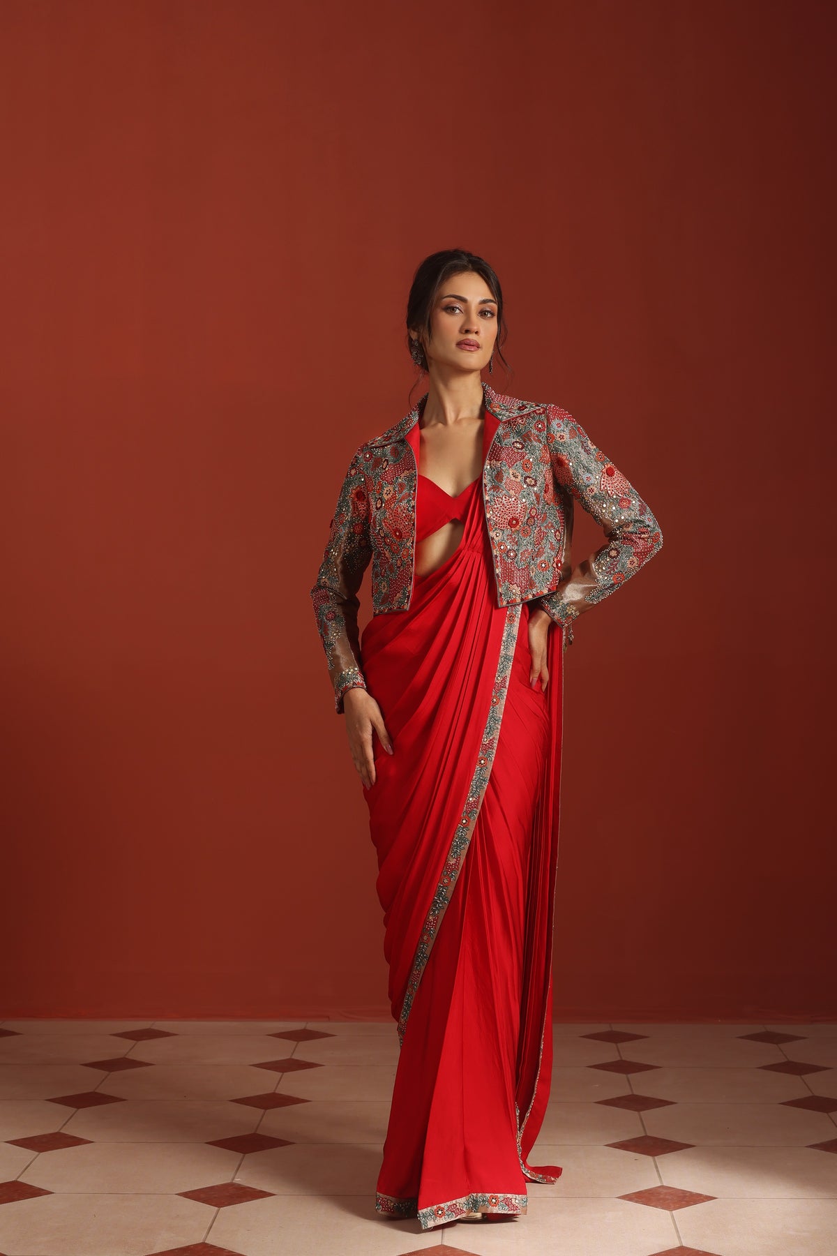 Jacket With A Bustier And Drape Saree