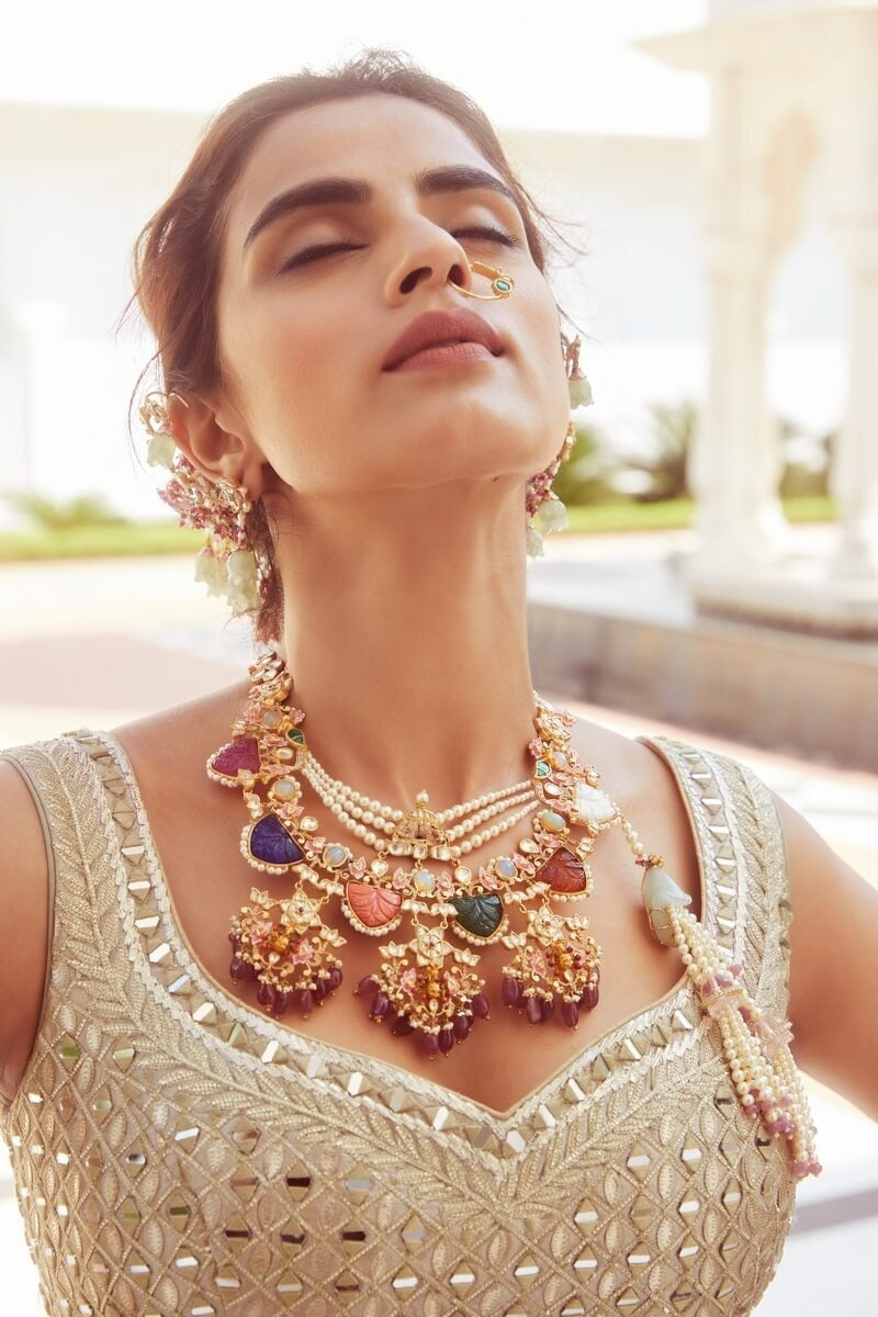 Vaanya Navratan Necklace Set