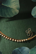 Load image into Gallery viewer, Tropical Getaway Choker With Pearls And Crystals
