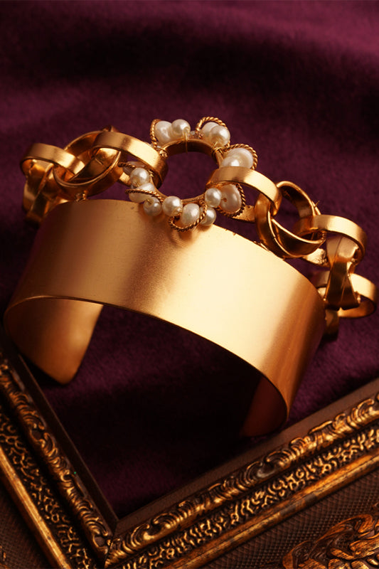 Neutron Loop And Pearl Halo Gold Plated Cuff