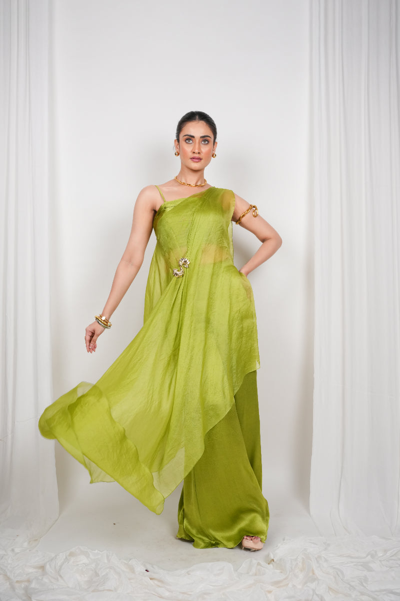 ONE SHOULDER CAPE WITH BLOUSE AND PANTS