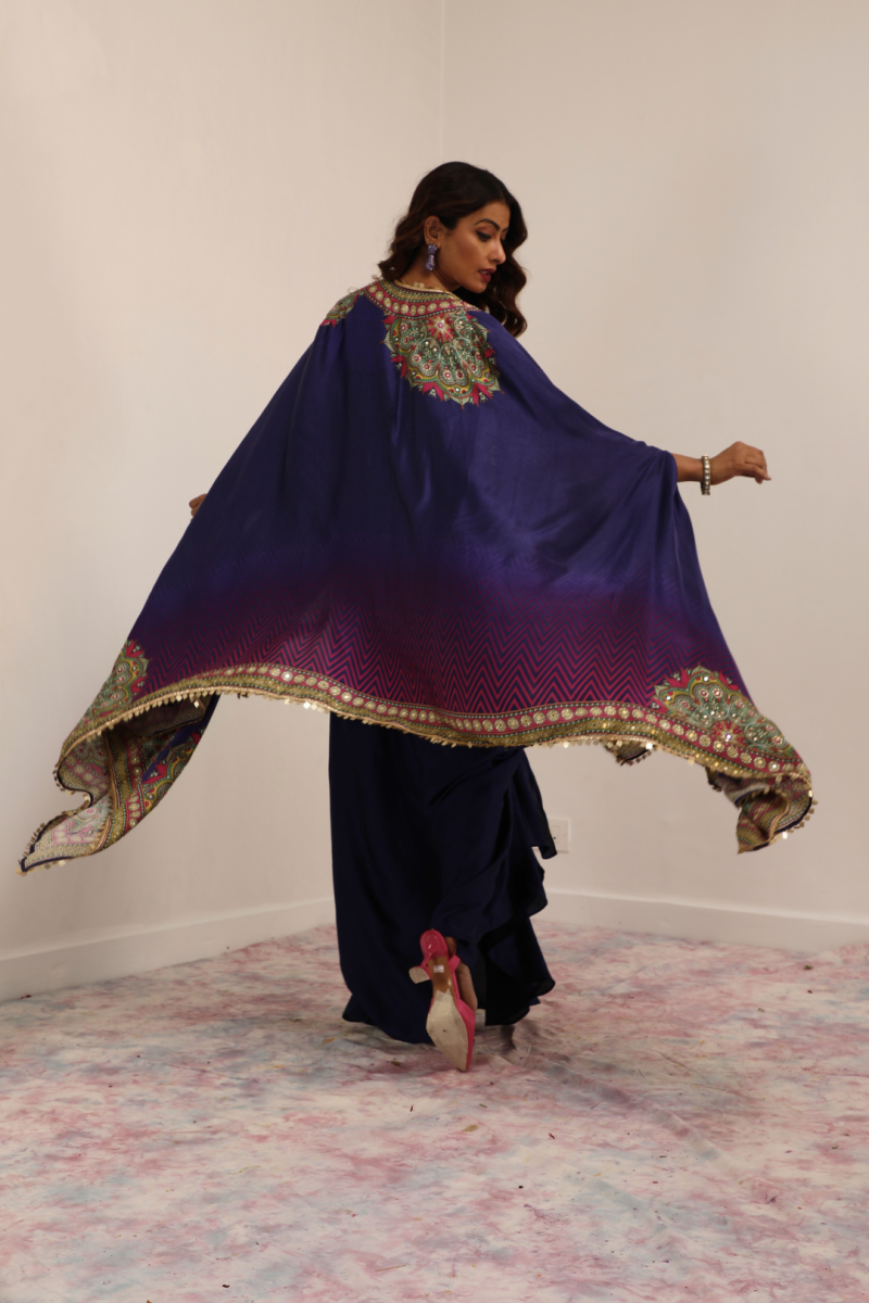 Kaashni Cape set