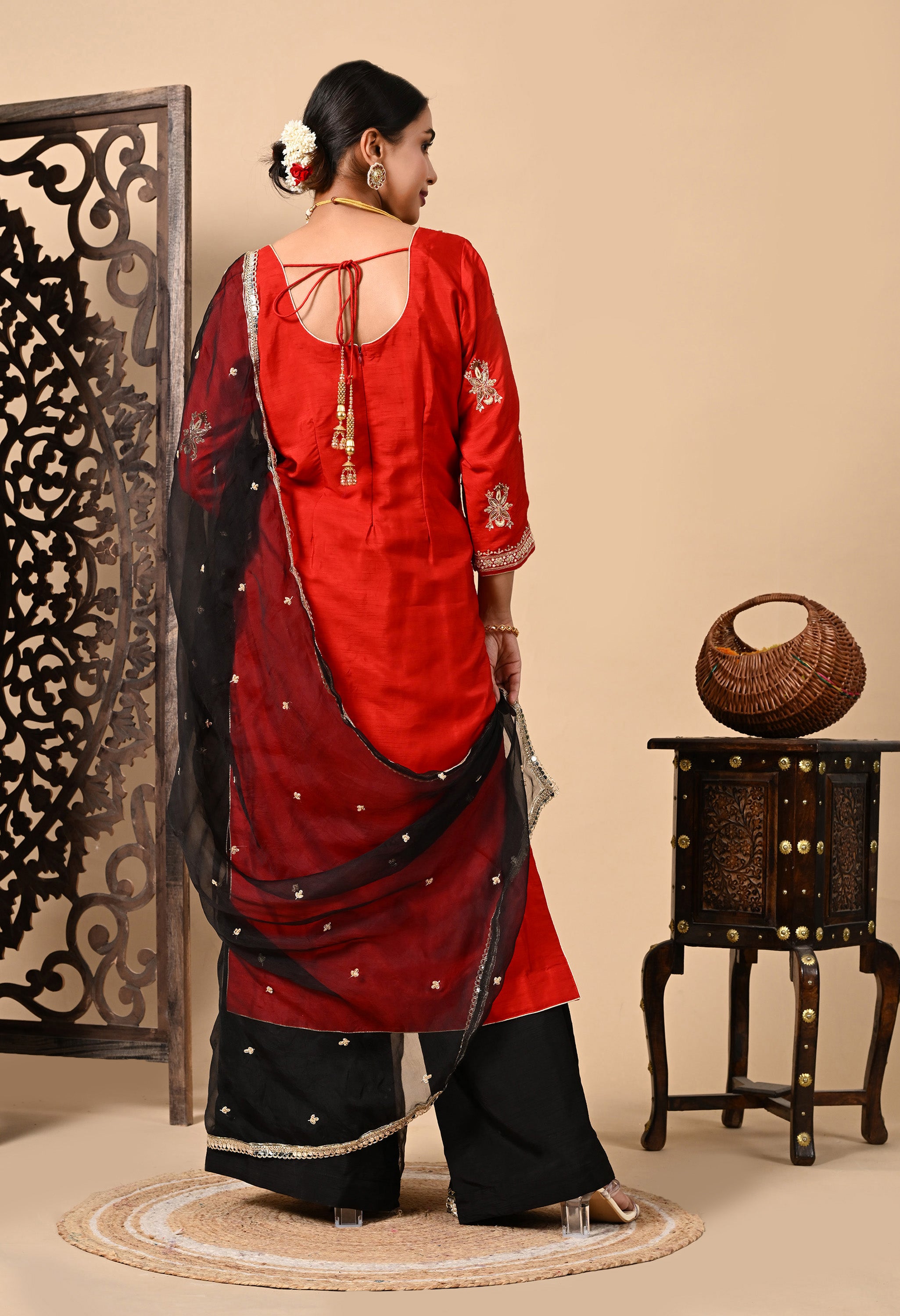 Kurta Set With Exceptional Zardozi, Dabka, And Sequence Work