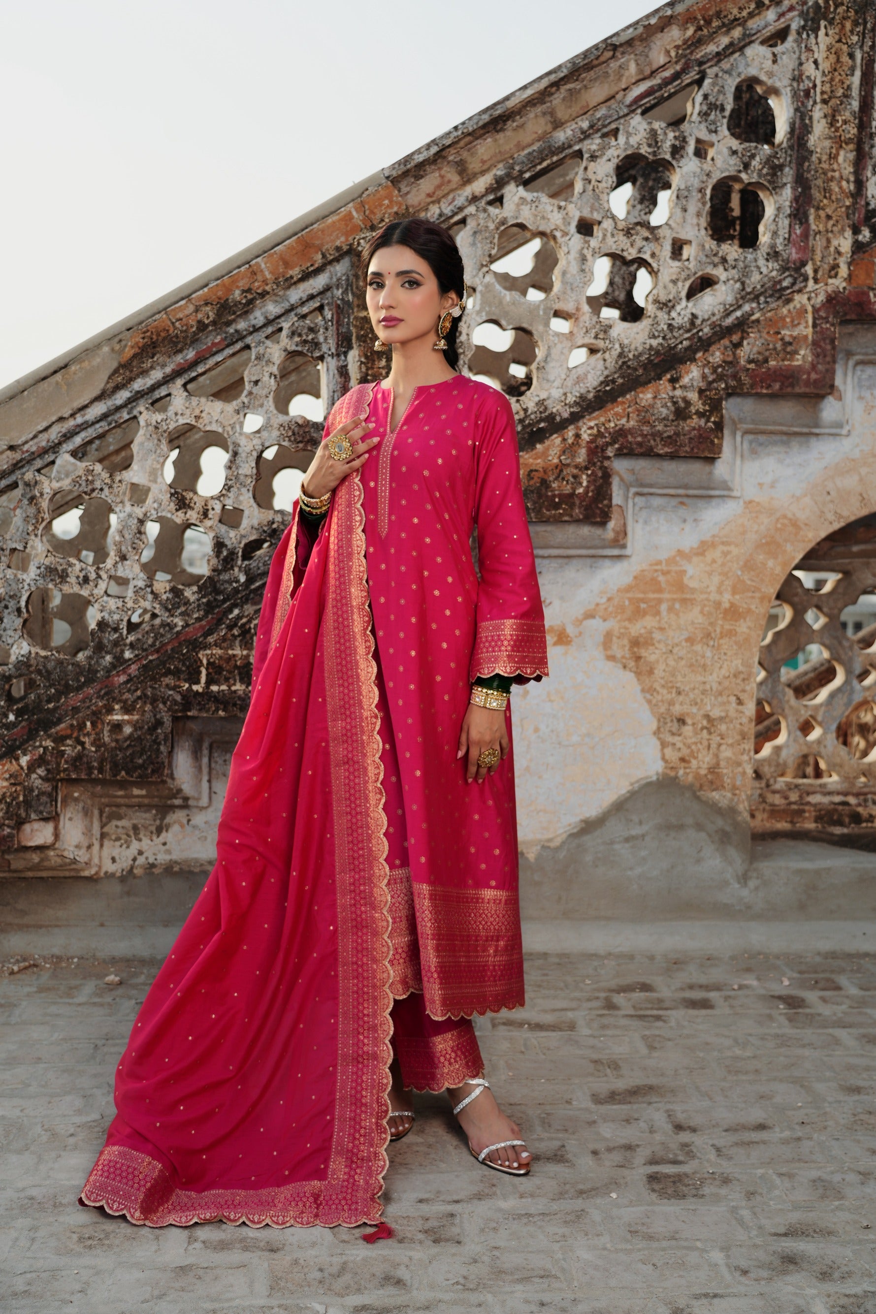THE GULAABI NAMEH SUIT