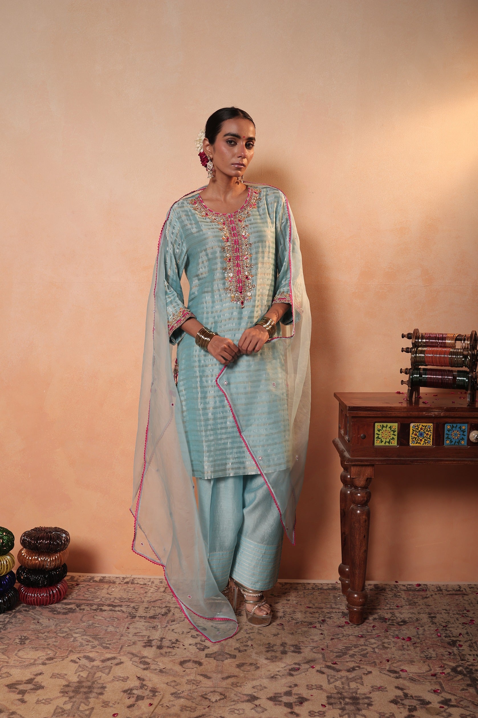 Taruni Suit Set