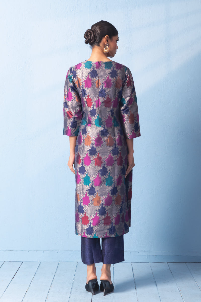 Rangkaat Banarsi Silk Kurta With Raw Silk Pant
