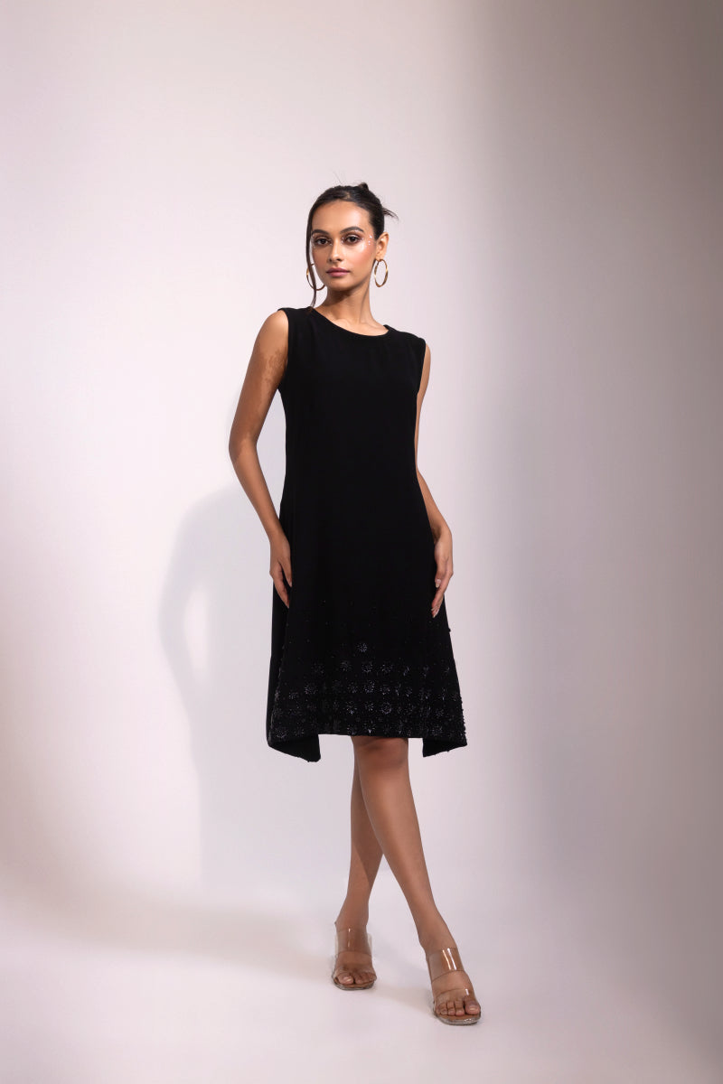 Classic Sleeveless Black Shift Dress