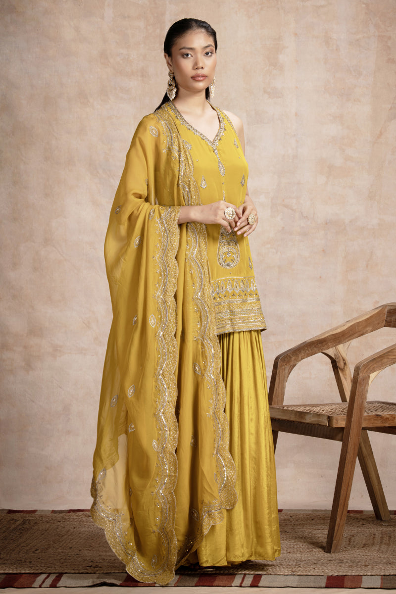 Zeba Halter Kurta Set – Sunehra