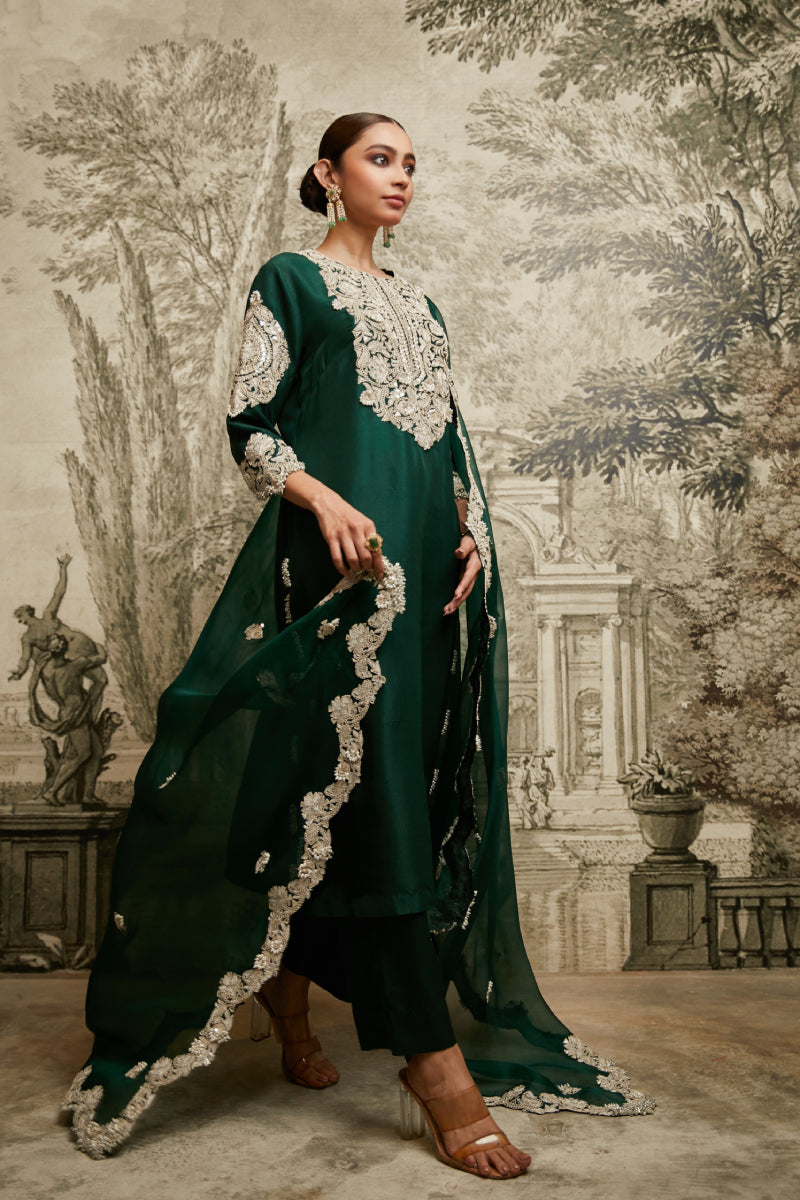 Long Kurta, Dupatta And Straight Pant