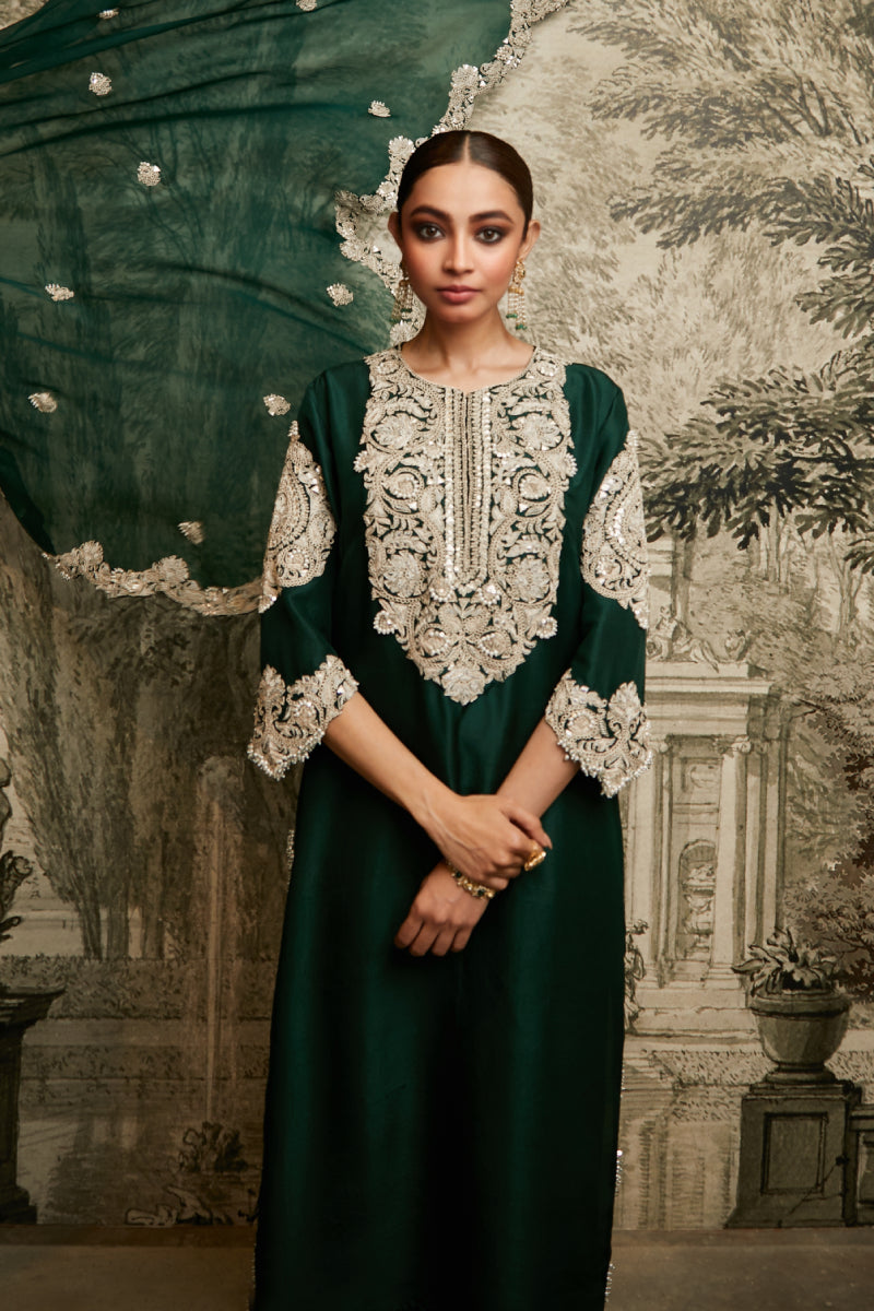 Long Kurta, Dupatta And Straight Pant