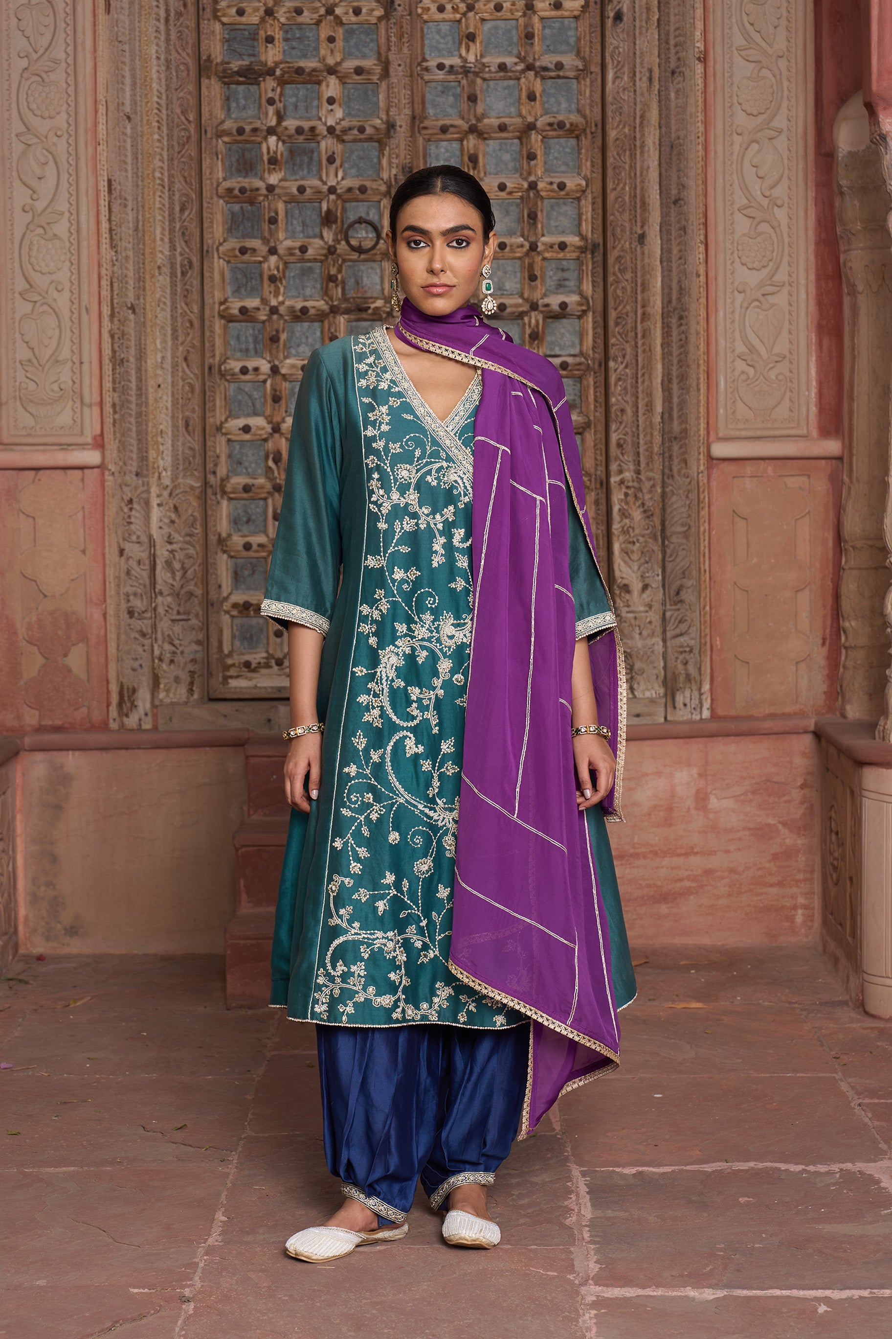 Zeenat Suit Set