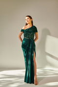 Load image into Gallery viewer, Off Shoulder Emerald Green Drape Gown With Waist Cut-Out
