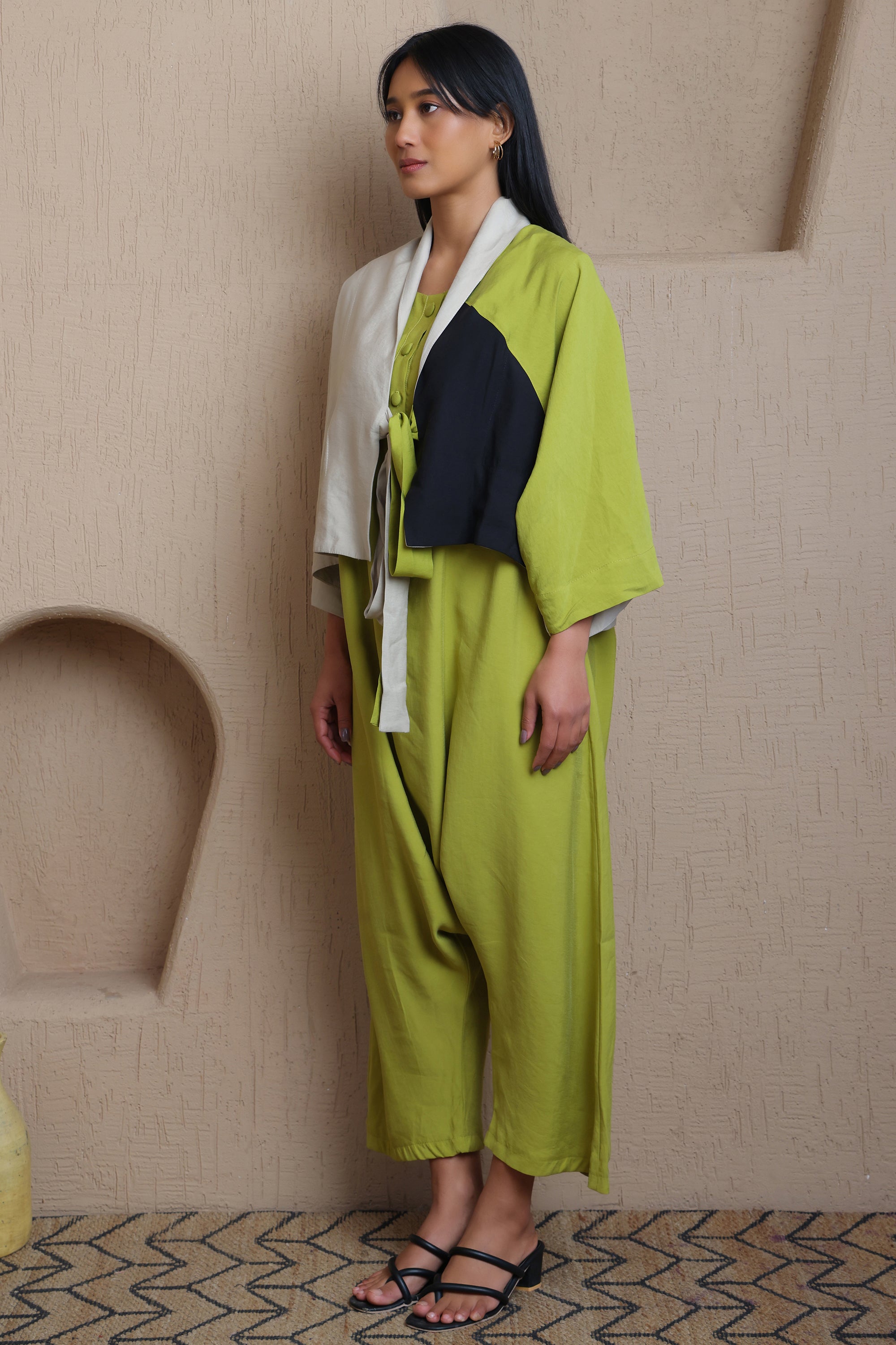 Short Front Open Jacket Contrast Color -  Meiala