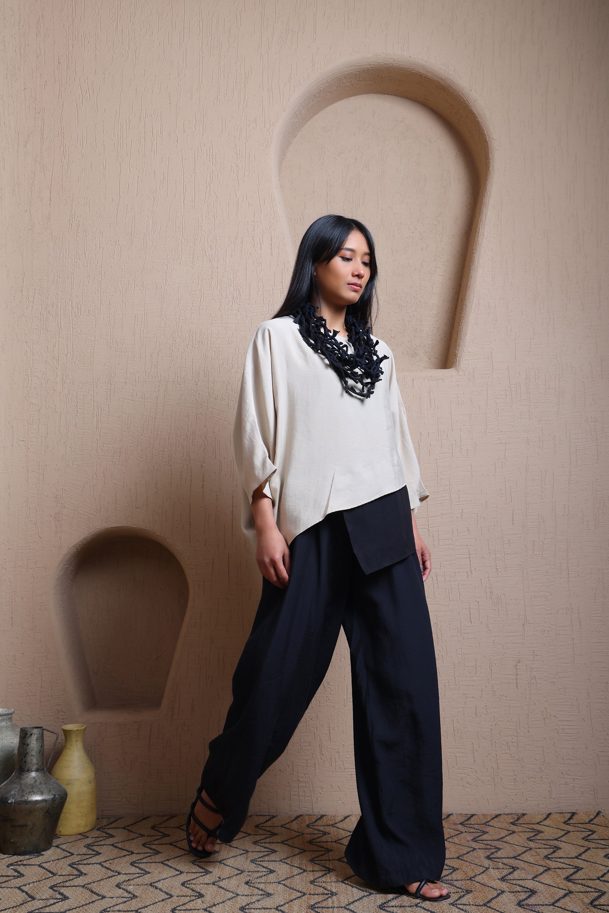 Asymmetric layered top  -  Meiala