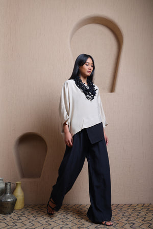 Asymmetric layered top  -  Meiala