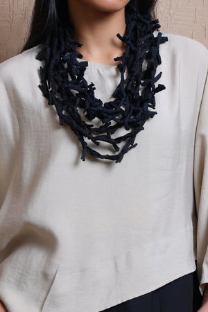 Asymmetric layered top  -  Meiala