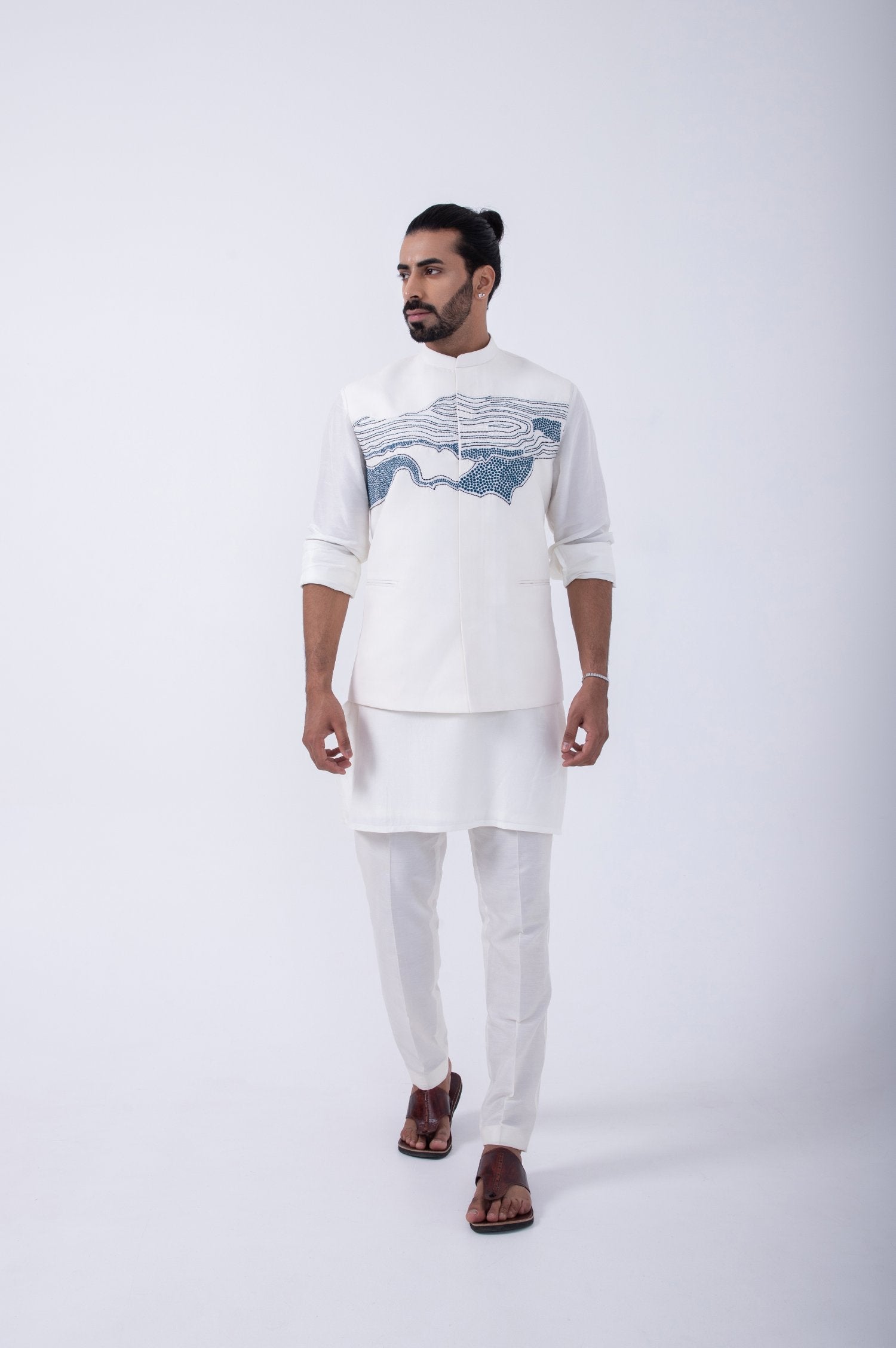 Ivory Kurta Set With Abstract Embrioderd Bundi